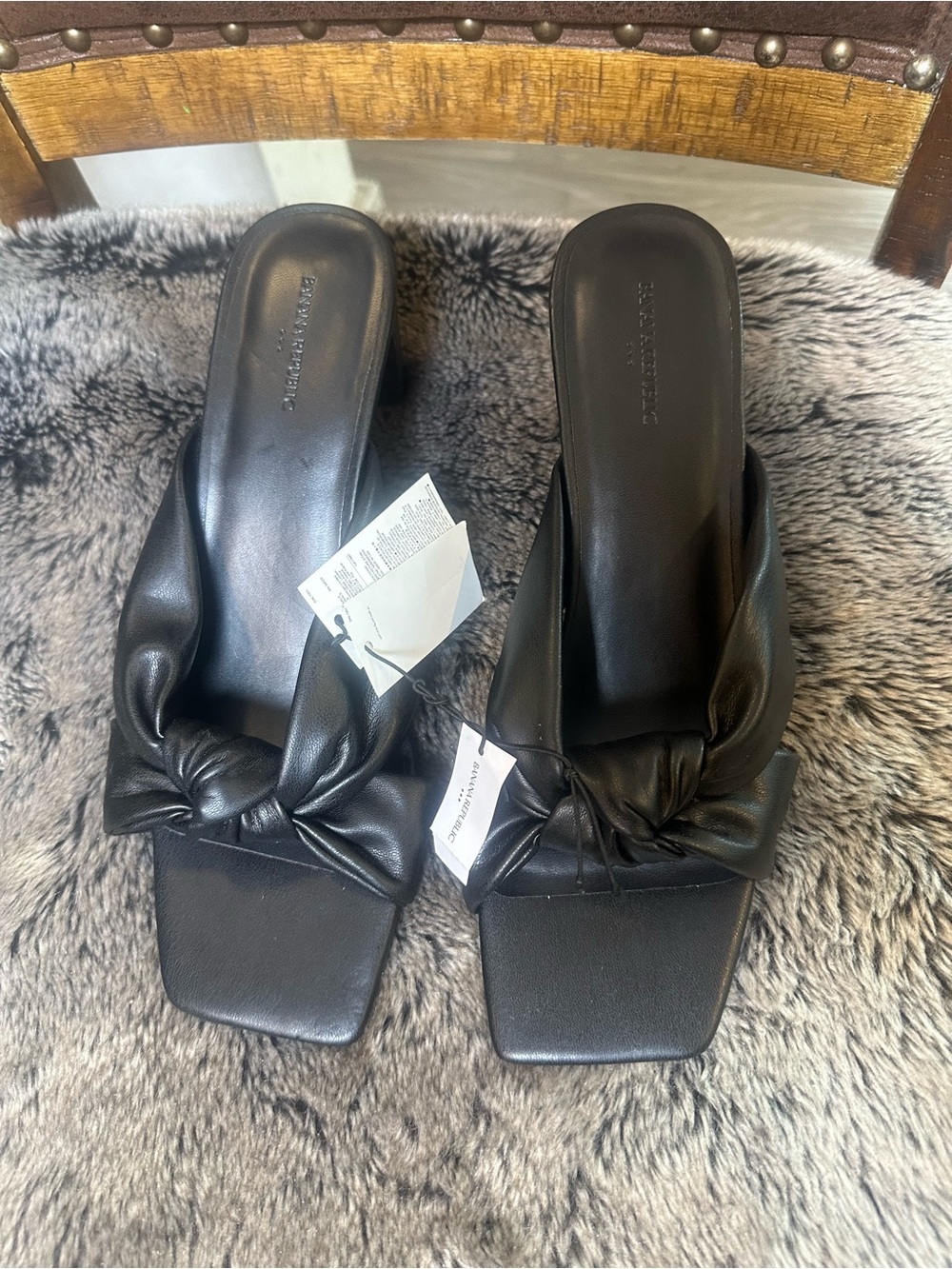 NWT Banana Republic Twisted Knot Black Vegan Open Toe Sandals, Size 10